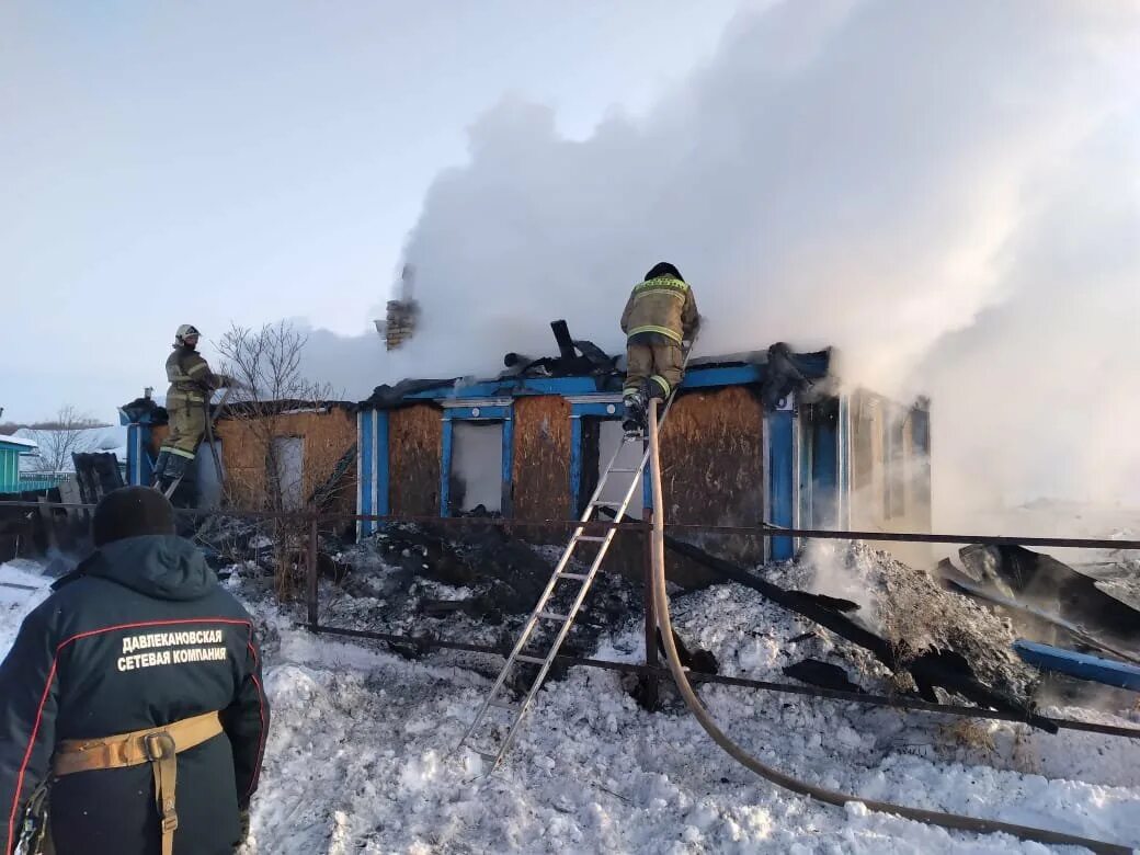 Пожар в деревне Матвеевка Стерлитамакский район. Пожар в Тимашево. Пожар в Башкирии сейчас.