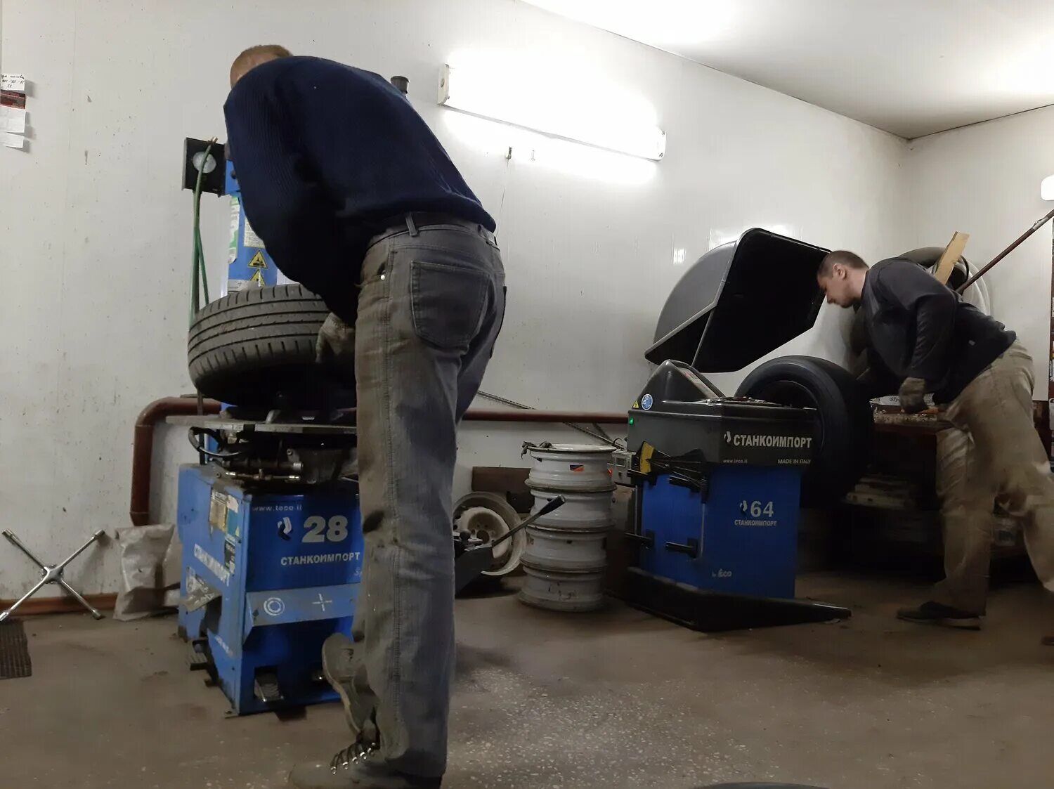 5 колесо ростов. шиномонтаж елец. 5 колесо ростов на дону. пятое колесо шиномонтаж ростов-на-дону. номер телефона шиномонтажки перед виадуком на космос.