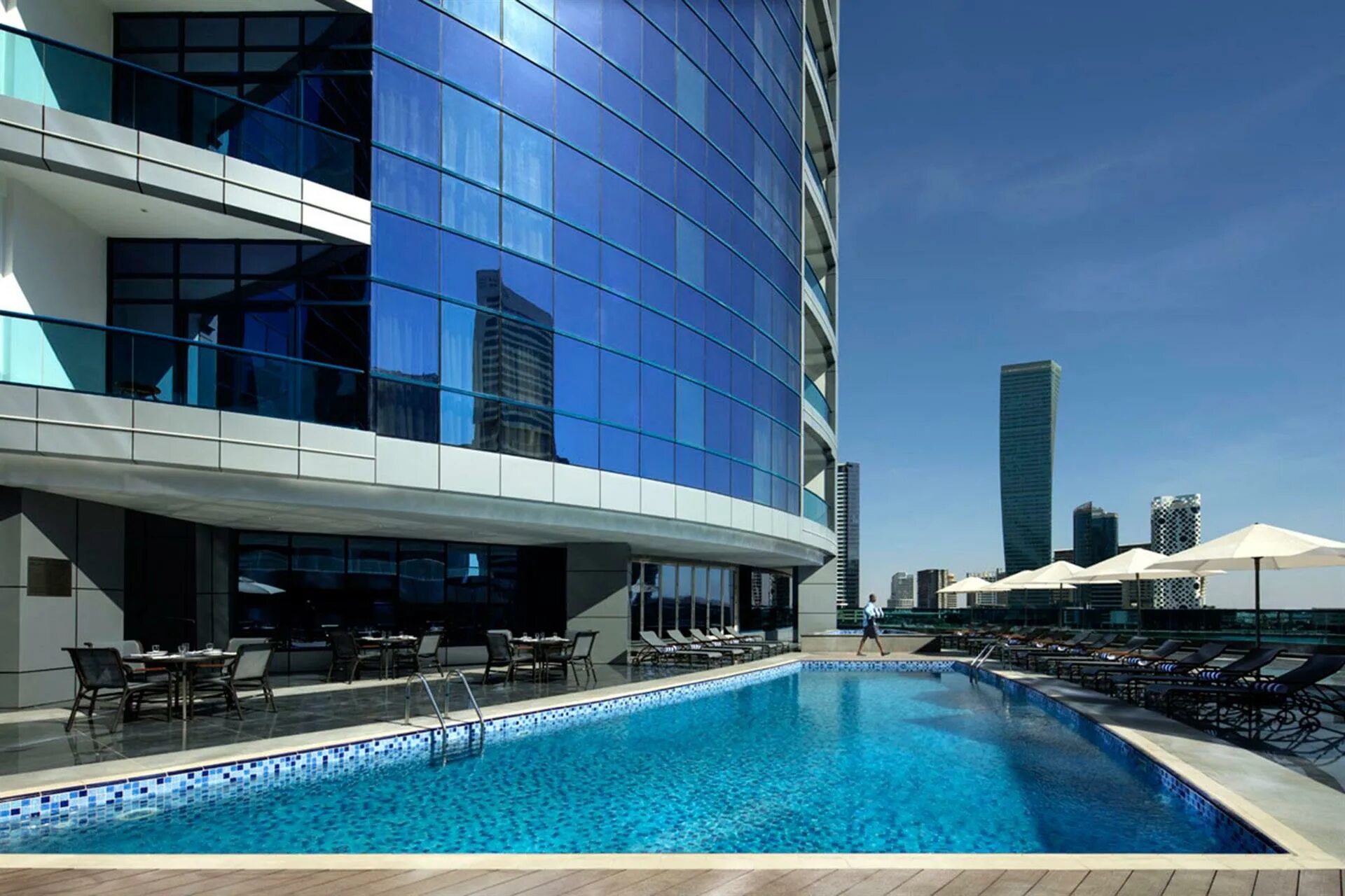 Radisson 4 оаэ. Рэдиссон блу дубай. рэдиссон блю дубай ватерфронт. дубай отель radisson blu hotel. radisson blu waterfront 5.