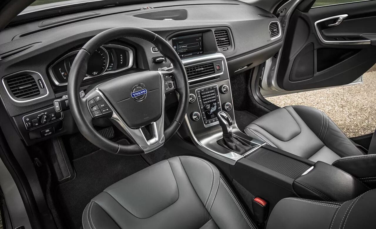 Volvo s60 салон. Вольво s60 2015 салон. Новый Вольво s60 салон. Volvo s60 r Interior. Volvo s60r салон.