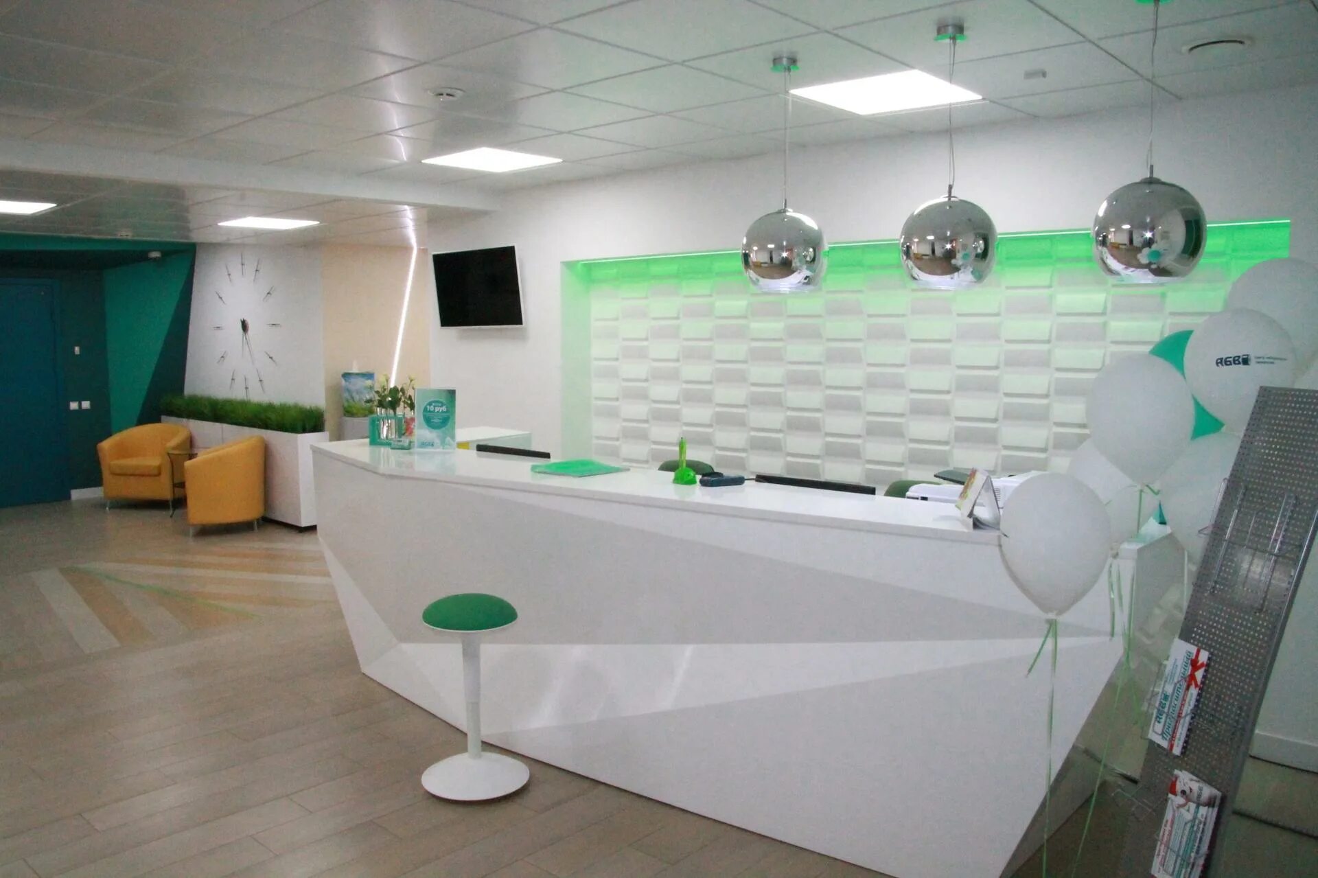 Сотрудницы центра комплексной диагностики. Абв лаборатория красноярск красноярский рабочий. Клиника абв в красноярске. Центр практических технологий. Центр практических технологий.