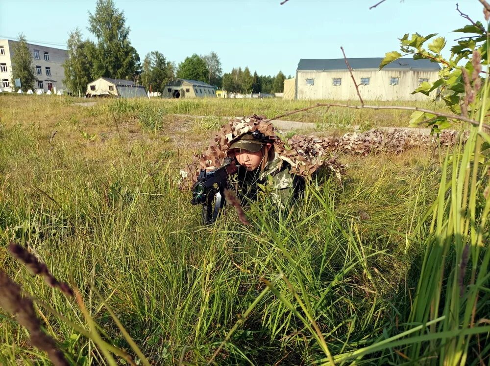 Борьба с борщевиком в Ленинградской области. Военные сборы в Луге 1992 года СПБГУ. Военные тренировочные площадки на Руси. База современная тренировочная Военная. Указ о военных сборах в 2023 году