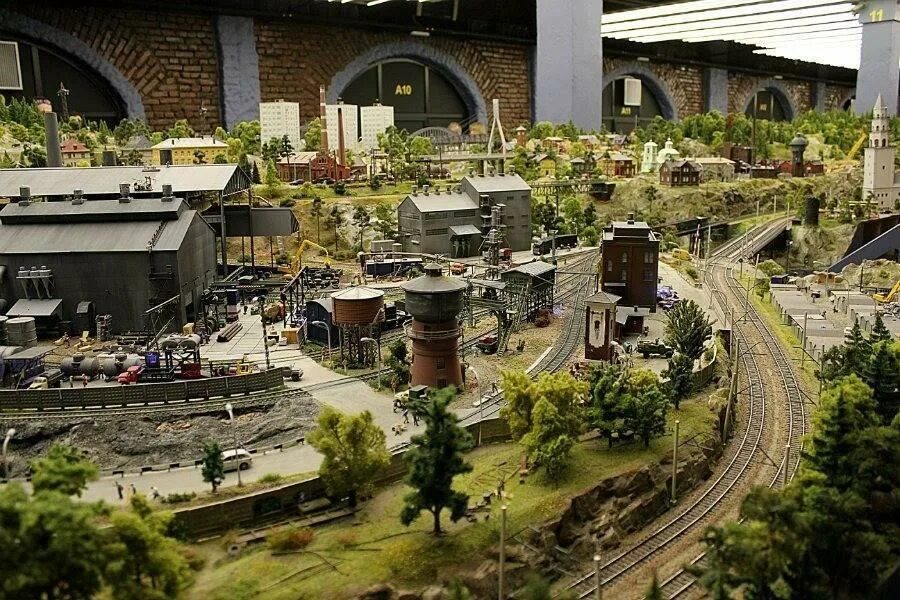 Гранд макет в питере. Музей россия в миниатюре в санкт-петербурге. макеты в санкт-петербурге городов музей. музей в питере гранд макет. питер музей миниатюры россии.
