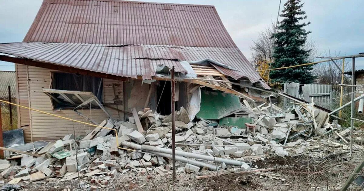 Слом домов. Снос старых домов. Шебекино Белгородская область обстрел. Обстрел село.