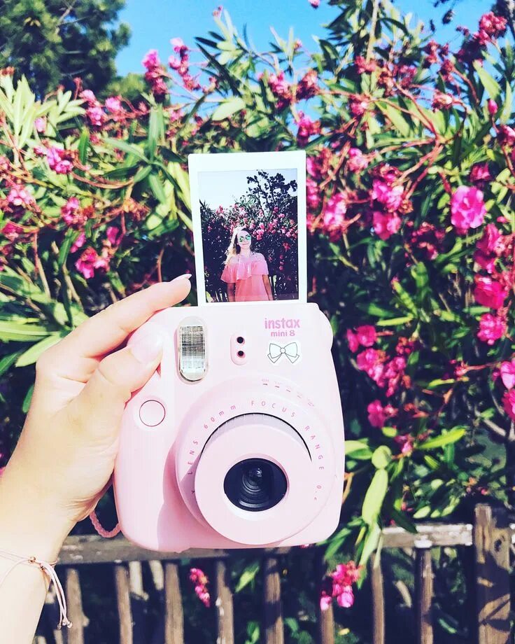 Инста полароид. Полароид инстакс. полароид фотоаппарат instax. фотоаппарат полароид инстаграм. фотоаппарат инстаграмм полароид с.