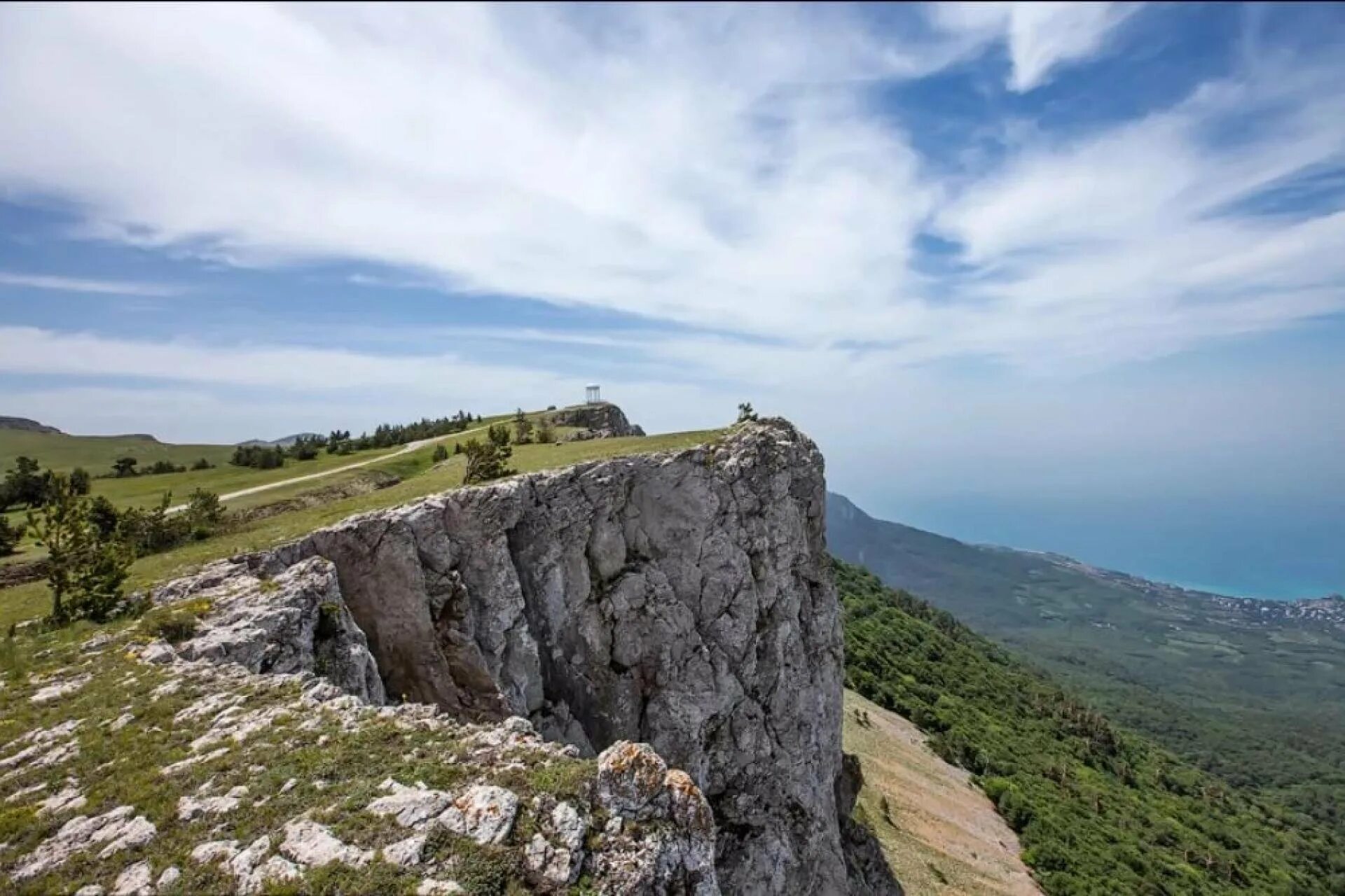 Крым падет. Крымский природный заповедник Алушта. Алуштинский Крымский заповедник. Национальный парк Алушта. Крымский природный парк Алушта.