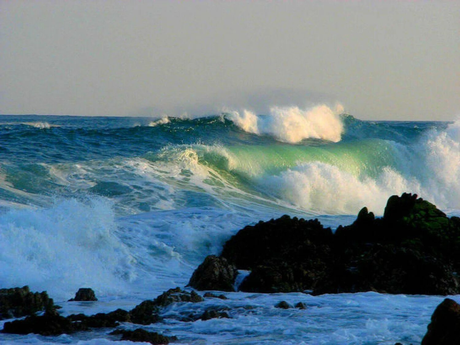 Исландия Атлантический океан берег шторм. Атлантический океан шторм. Тихий океан шторм. Северная Атлантика шторм. Шторм на берегу океана