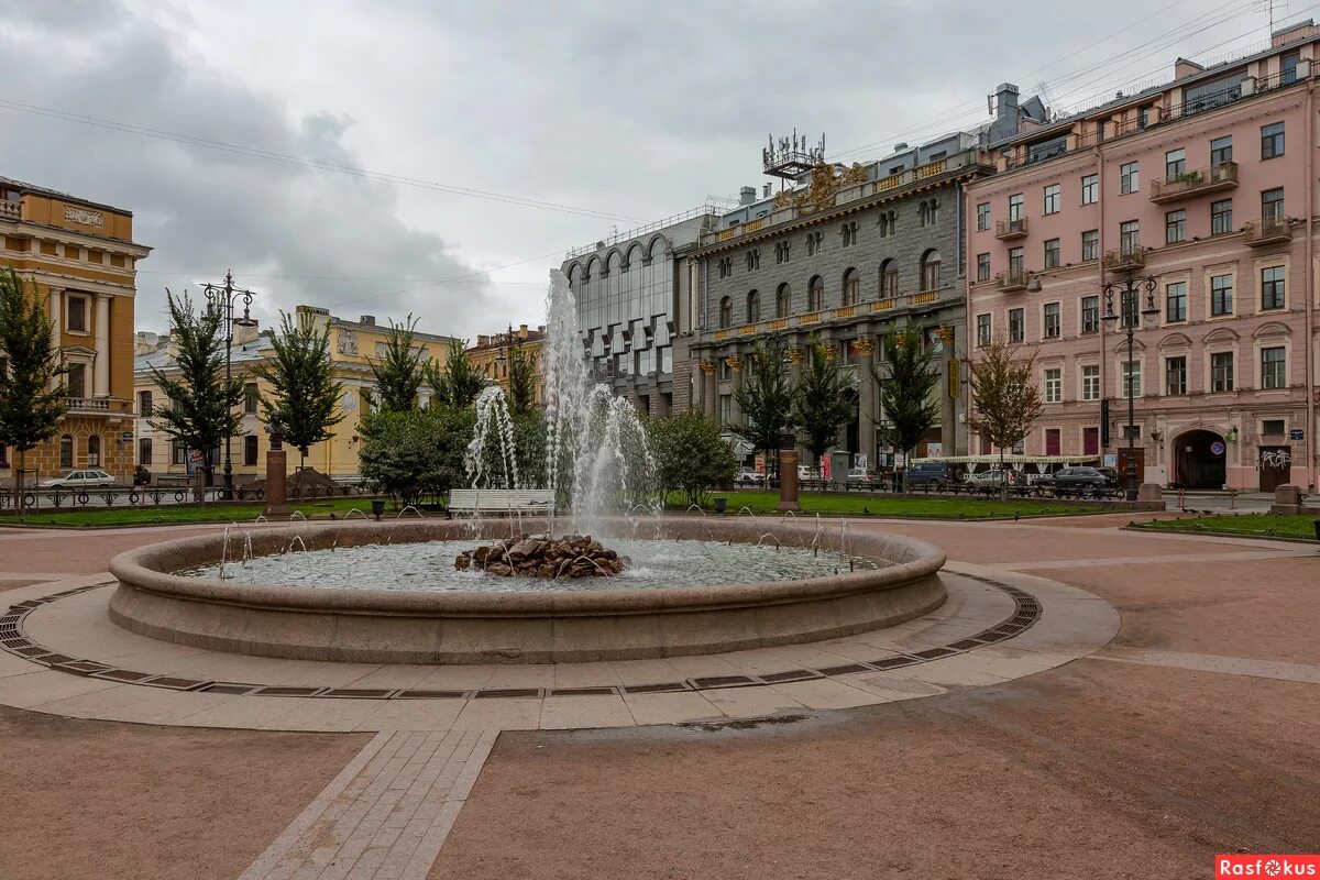 Итальянская площадь в санкт-петербурге. Манежная площадь спб. Манежная площадь санкт-петербург. Манежный сквер санкт петербург. Манеж6ая площать санкт питер.