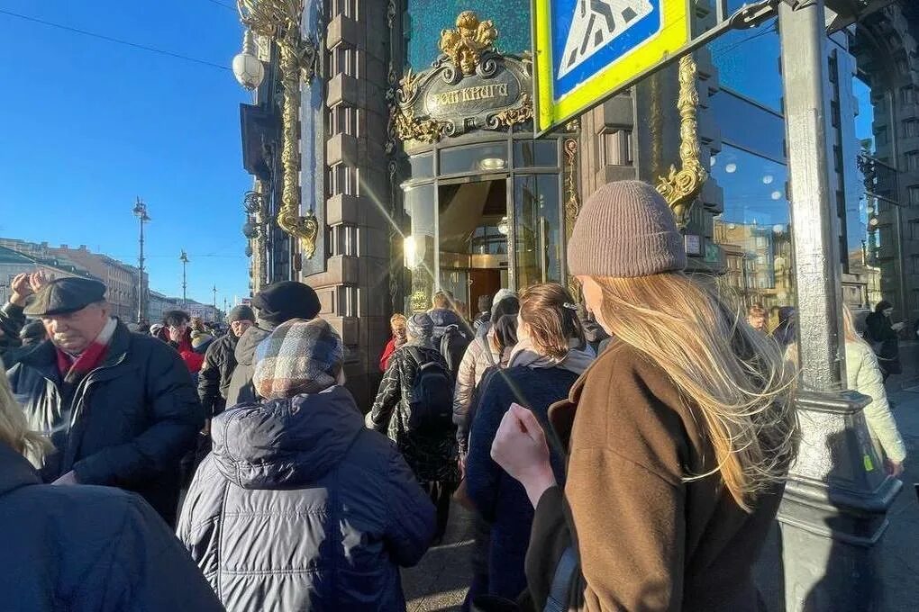 Новости спб мк. Новости спб мк. Пожар в купчино. Неработающий светофор. Новости спб мк.
