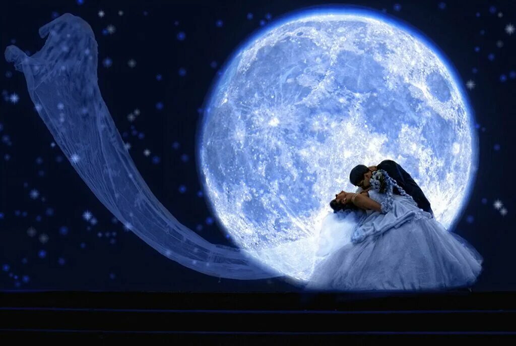 Она смотрела на луну. Полнолуние любви. Лунный танец.