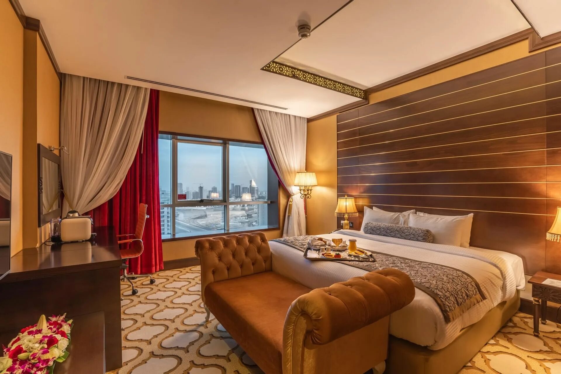 Five luxe dubai. Ghaya Grand 5*. Гранд отель Дубай. Ghaya Grand Hotel Дубай. Ghaya Grand Hotel & Apartments 5*.