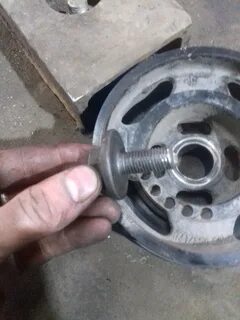 Не откручивается болт коленвала