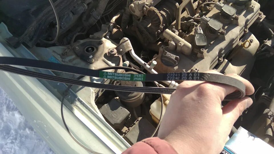 Nissan almera n16 ремень генератора. Какие ремни стоят на ниссан альмера классик 1. Ремень гура ниссан альмера классик. Ниссан альмера n16 1. Ремни приводные nissan almera classic.