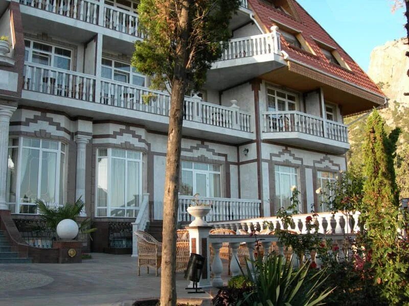 Гостиница голицына новый свет. Князь голицын судак отель. Отель князь голицын новый свет. Гостиница голицына новый свет. Гостиный двор князь голицын.