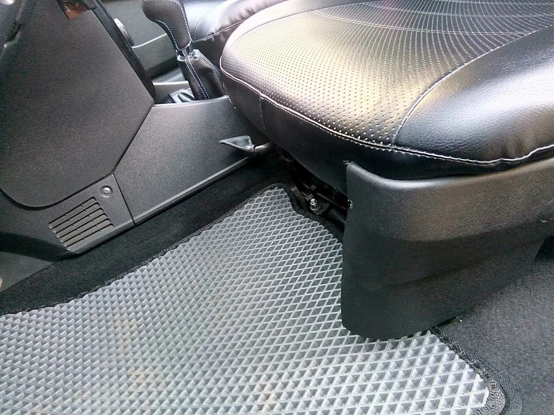 Защита сиденья лада приора. Облицовка сидений. Накладки сидений приора 2 на 2114. Облицовка сидений. Накладки сбоку сиденья приора 2.