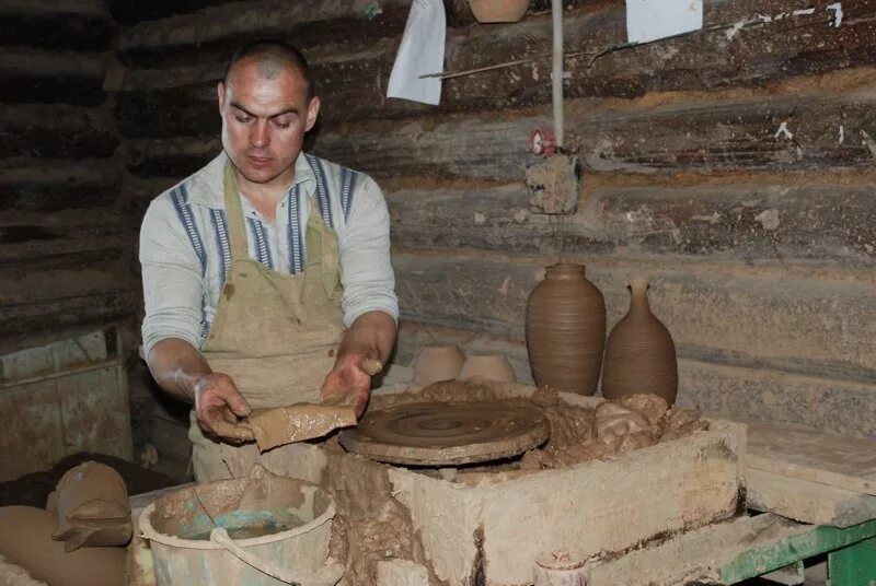 Гончар украина. Таволожская керамика нижние таволги. Таволожская керамика, деревня нижние таволги. Нижние таволги Гончарная. Таволги Гончарная мастерская.