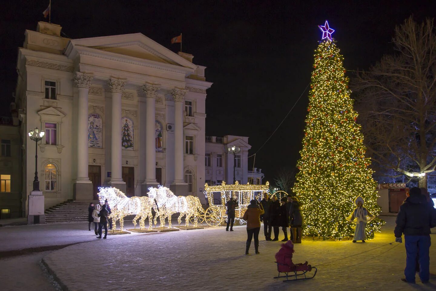 Куда сходить в севастополе зимой. Старый крым зима. Мост влюбленных (драконий мостик) в севастополе. Снег в севастополе. Севастополь зима 2021.