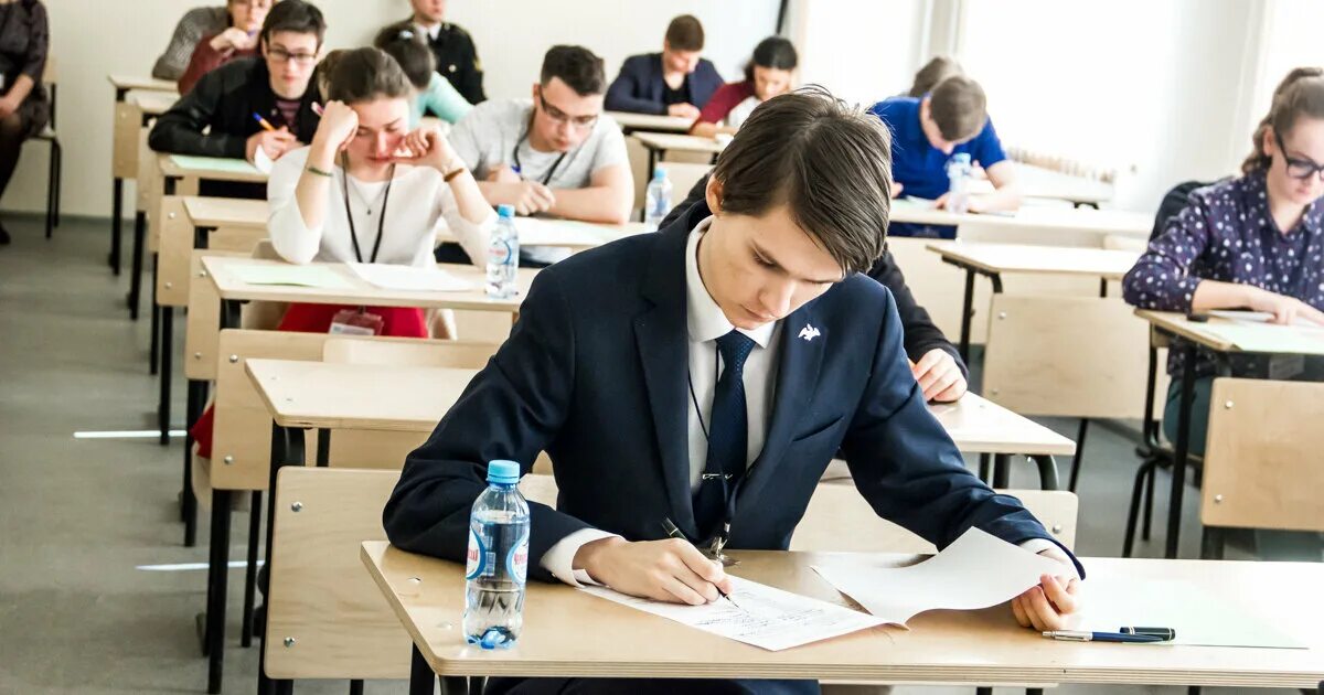 Где проходят егэ. Выпускной огэ. егэ 9. 9 класс образование. огэ татар информ.