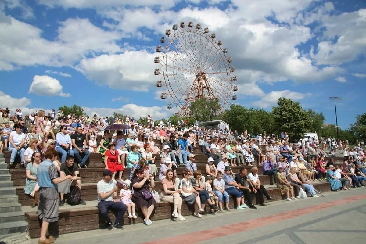 День города Новосибирск 2022. Набережная Новосибирск день города. Михайловская набережная Новосибирск 2023. День города Центральный парк Новосибирск 2022г.