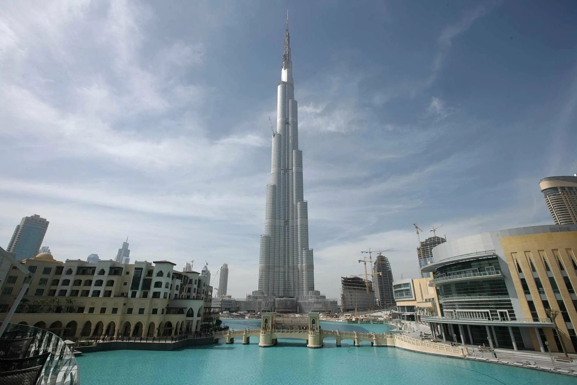 Самая высокая башня халифа. Бурдж-Халифа Дубай. Здание Бурдж Халифа. Небоскрёб Бурдж-Хали́фа (Дубай). Бурдж Халифа самое высокое здание в мире.