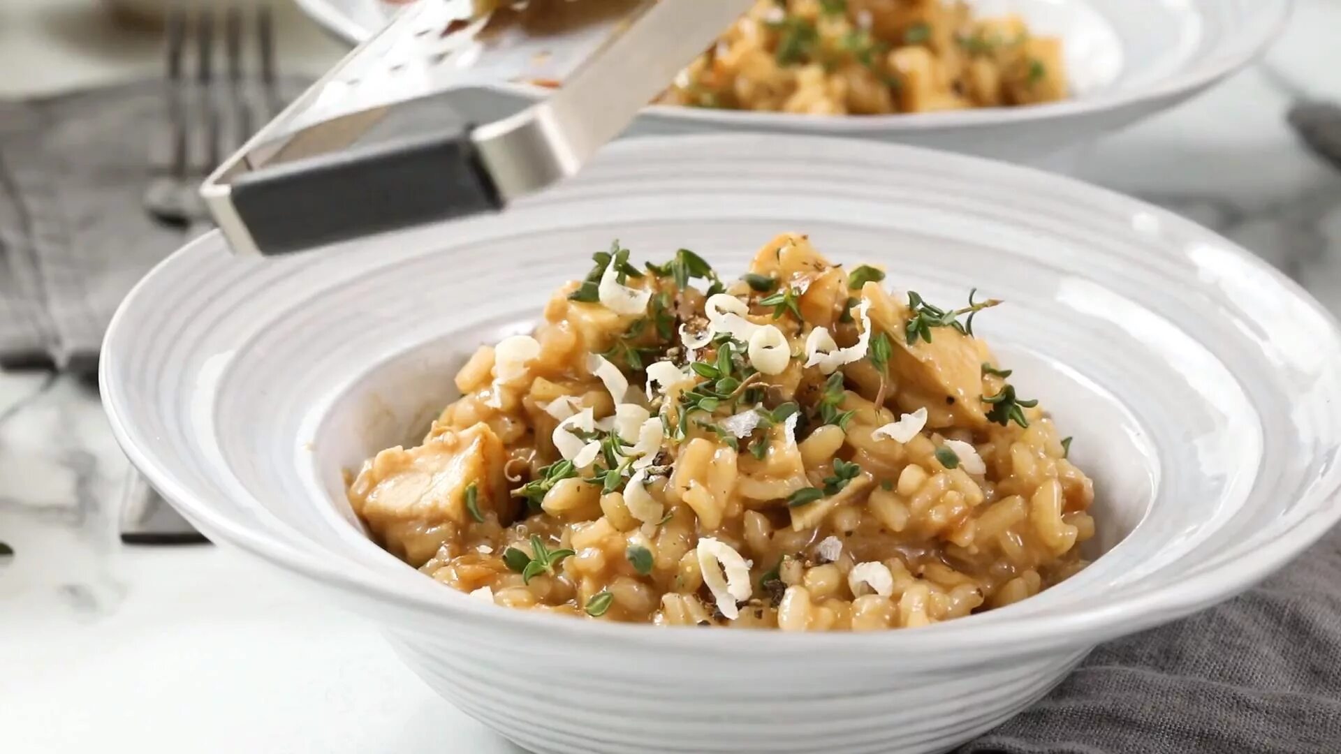 Chicken Risotto. Ризотто. Ризотто с курицей и грибами. Ризотто с курицей и овощами. Little dish