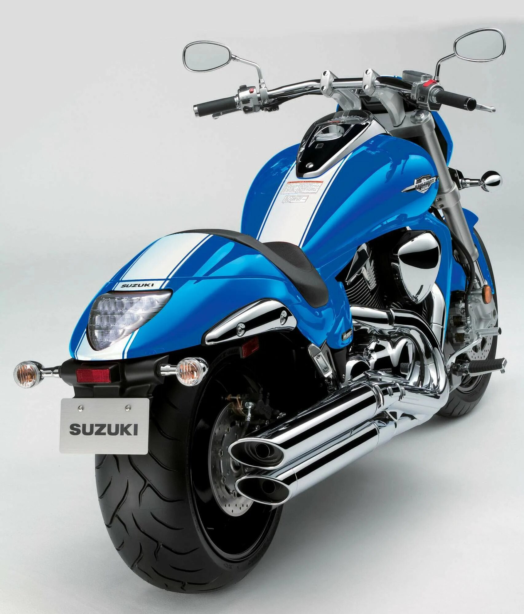 Булевард мотоцикл. Suzuki Boulevard m109r. Suzuki Boulevard m109. Suzuki с109r. Suzuki 109 Boulevard.