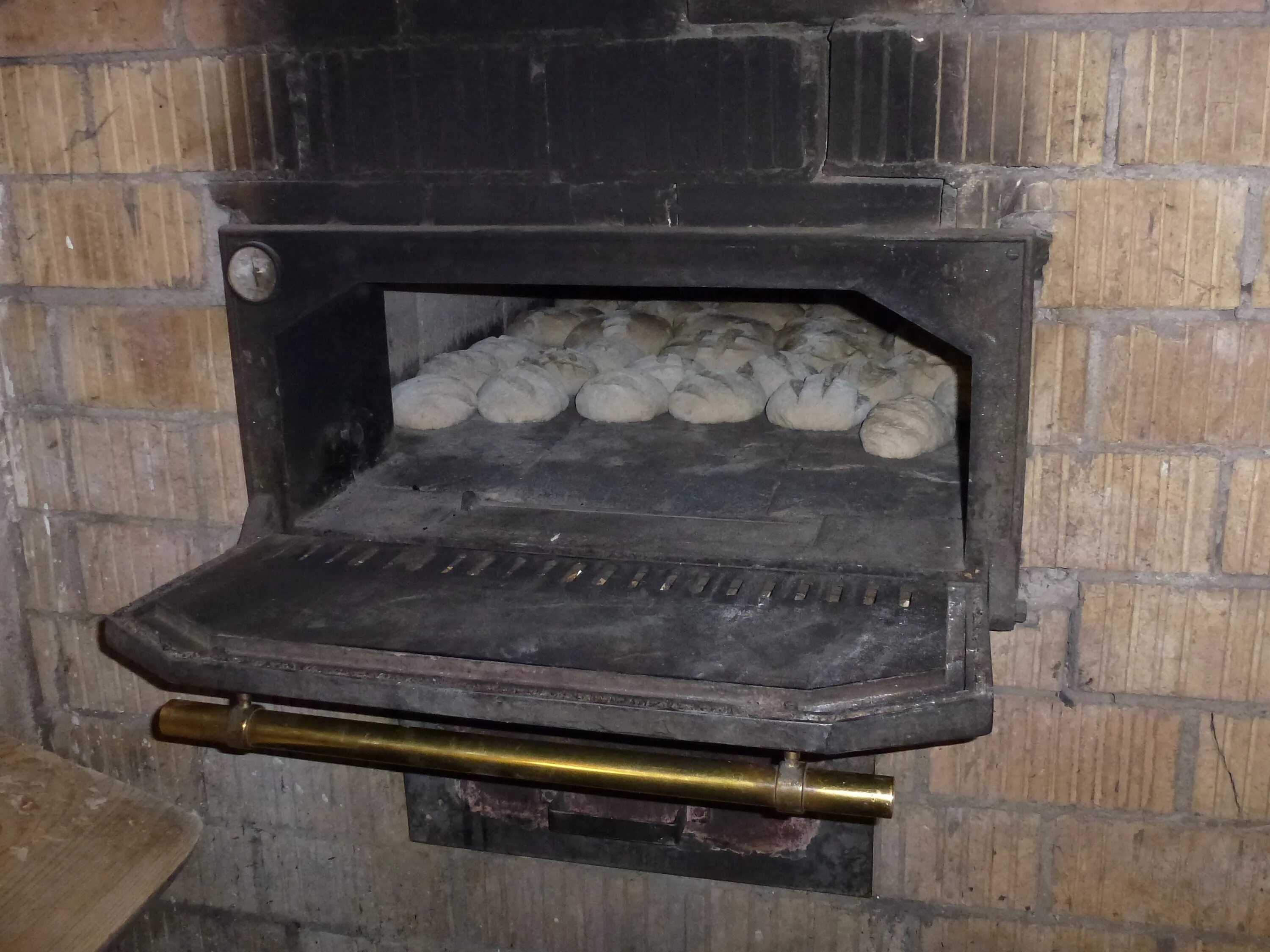 Самодельная духовка. Чугунная печь fourneau Bread Oven. Хлебопекарная печь "русская печь РП-1". Печка для хлеба на дровах. Хлеб в печи.