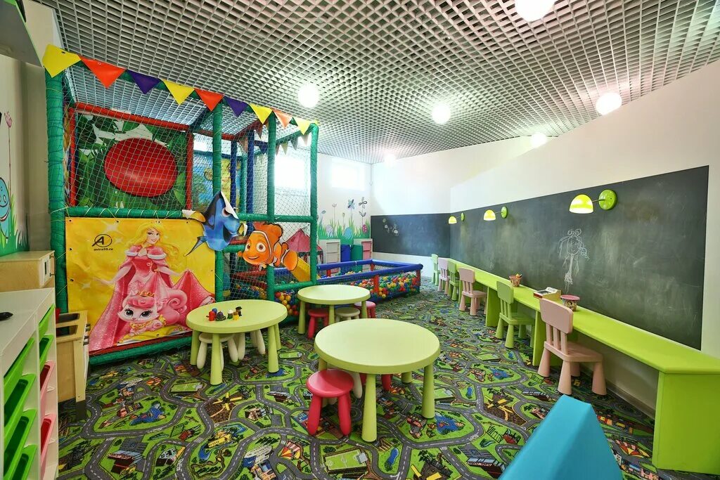 рестораны с детской комнатой калининград. пицца миа с игровой комнатой тюмень. семейный ресторан геркулес калининград. детская игровая комната в кафе. кафе геркулес калининград.
