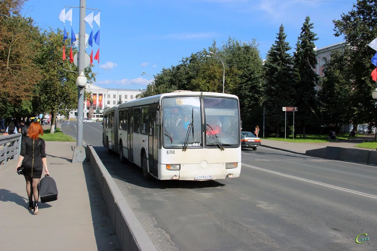 Автобус Мерседес Бенц о 345g Псков. Автобус Псков. Автобус 384. ГППО Псковпассажиравтотранс.