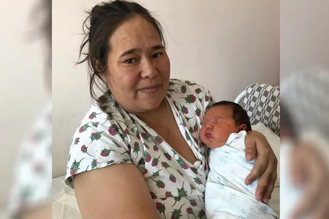 Новорожденные дети. Новорожденный ребенок весом 2 кг. Родился 5 кг. Ребенок богатырь родился. Недоношенные двойняшки.