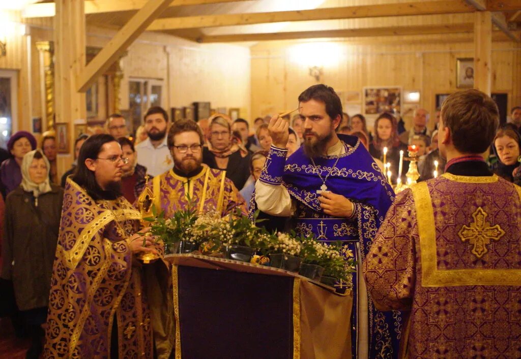 иеромонах даниил бушуев александра невского. парамон наро фоминский. церковь князя владимира митино. крестовоздвиженский храм в митино. храм пятницкое шоссе 47.