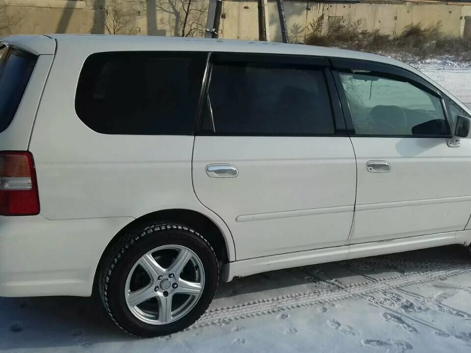 Купить универсал с пробегом краснодарский. Хонда Одиссей 2002 белый. Honda Odyssey 2002 левый руль. Хонда Одиссей 2002 года. Хонда Одиссей 2002 года левый руль.