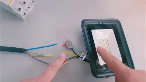Как подсоединить прожектор