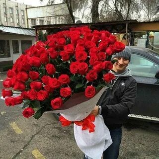 Дарят большие букеты