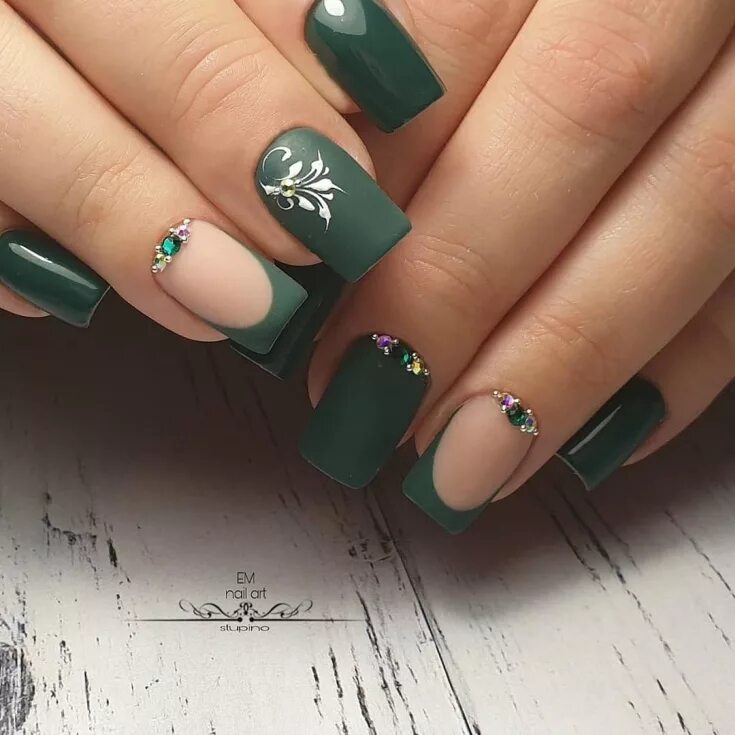 квадратный зеленый френч. салатовый френч на ногтях. квадратный зеленый френч. салатовый френч на ногтях. маникюр зеленый.