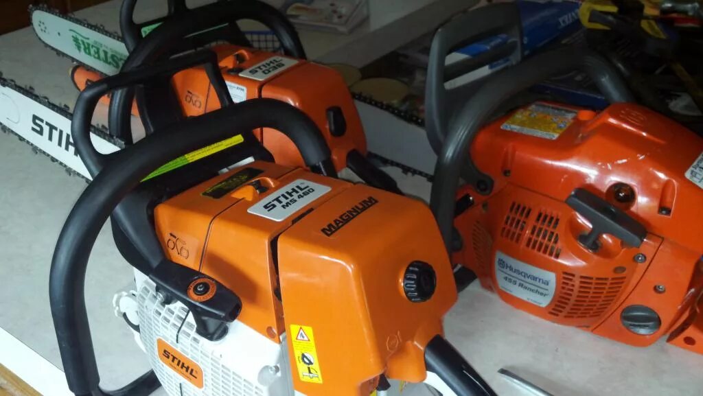 Хускварна дружба. Бензопила штиль и хускварна. Husqvarna 135e. Husqvarna 572 xp. Штиль или хускварна бензопила лучше.