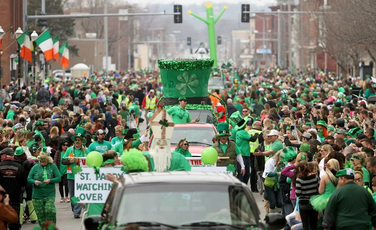 Святой патрик в америке. День Святого Патрика в США. Парад Святого Патрика. St. Patrick Day Parade Даллас. Северная Ирландия праздник Святого Патрика.