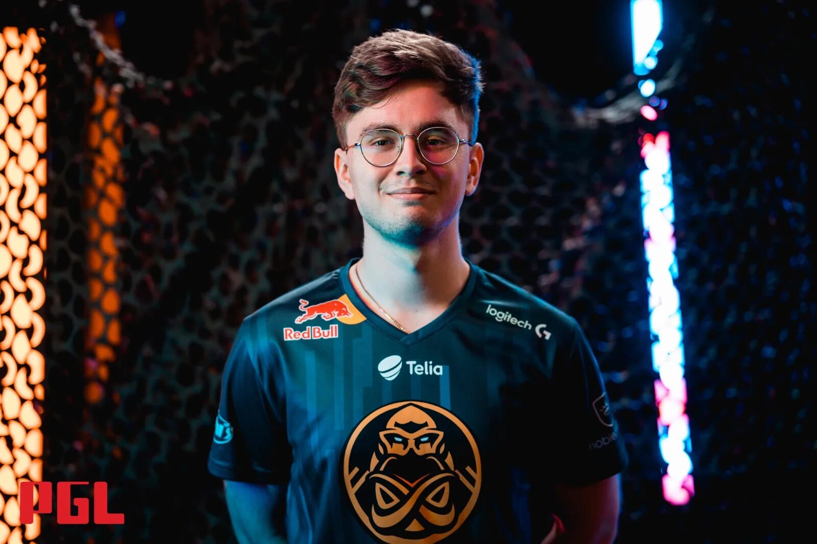 Hades cs go. Hades кс го игрок. zywoo улыбается. zywoo признан лучшим игроком. zywoo 2025.