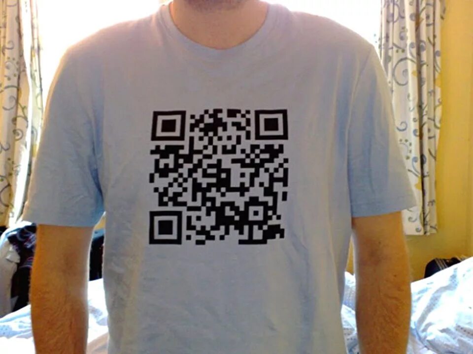 Qr код одежды. QR код. Прикольные QR коды. Футболка с кодом. Смешной QR код.