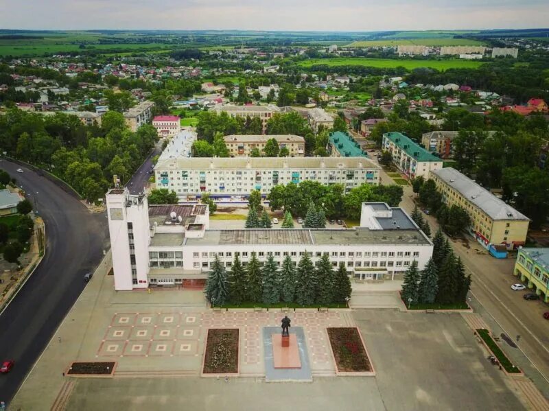 Биография орловской области. Мценск. Город Мценск Орловской. Центр Мценск. Мценск площадь Ленина.