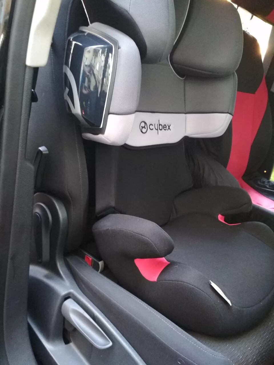 Ford focus 2014 isofix. Isofix peugeot 407. Изофикс кресло на переднее сиденье. Isofix jeep wrangler jk. Детское сиденье вольво хс90.