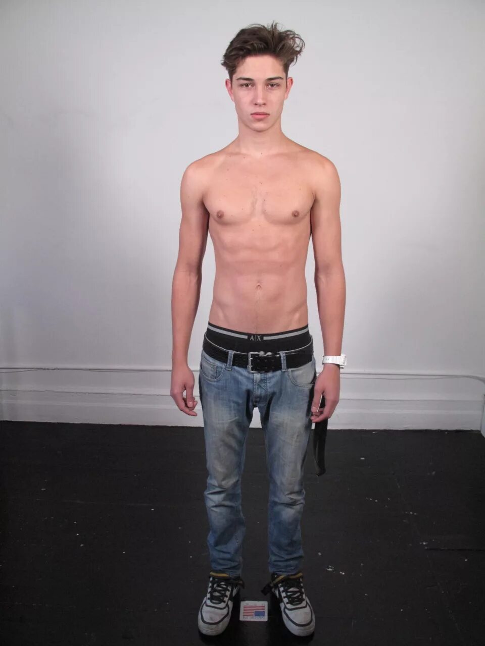 Skinny boys video. Скинни бойс. Skinny boys video. Худой парень. Tommy telecky.