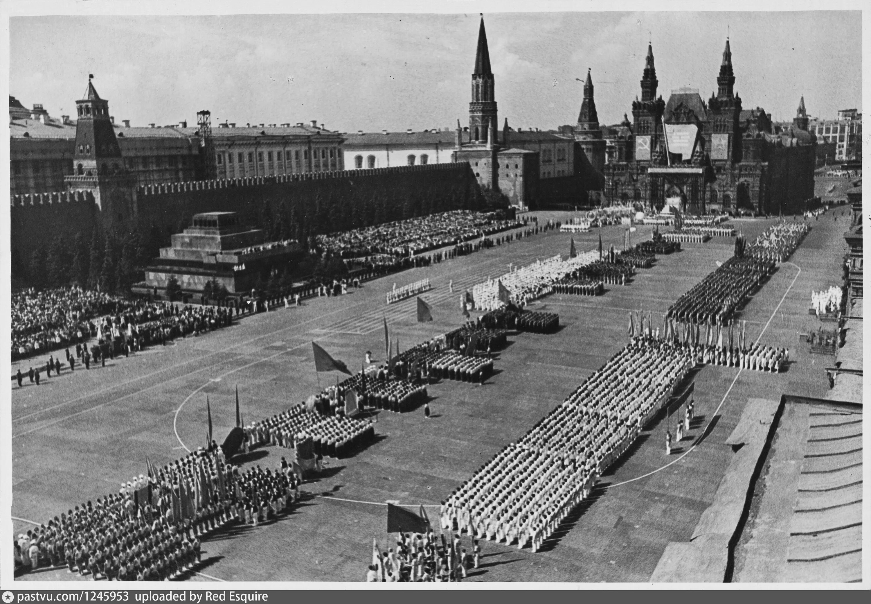 Дата парада 1945. Парад физкультурников 1945 Москва. Парад физкультурников 1945 года на красной площади. Парад физкультурников в Москве. Парад физкультурников в Москве 1919г.