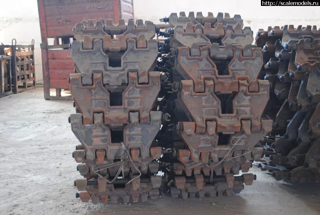 гусеница трактора дт-75. трак трактора дт 75. гусянка дт 75. гусеница дт-75. дт-75 трактор гусеничный.