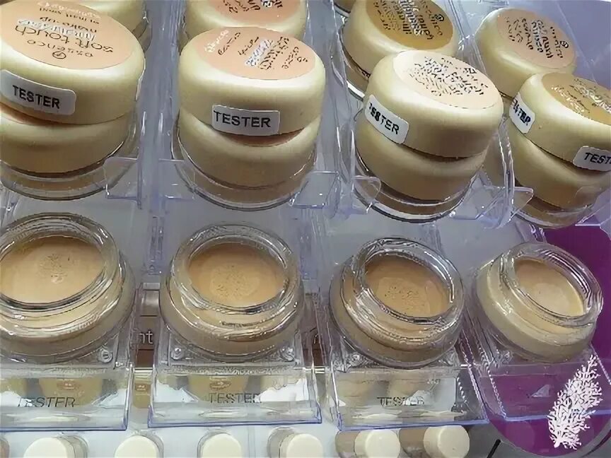 Make sense мусс. Essence soft touch mousse make-up. тональный мусс эссенс оттенки. тональный крем мусс essence оттенки. эссенс тональный мусс 04 тон.