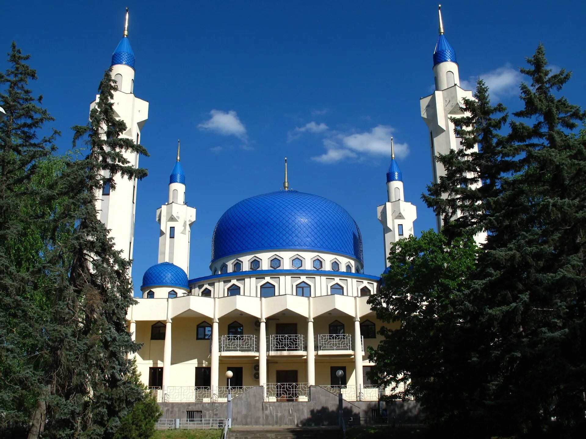 Соборная мечеть Майкопа. Мечеть Адыгея Майкоп. Соборная мечеть в Майкопе Адыгея. Майкоп республика адыгея россия