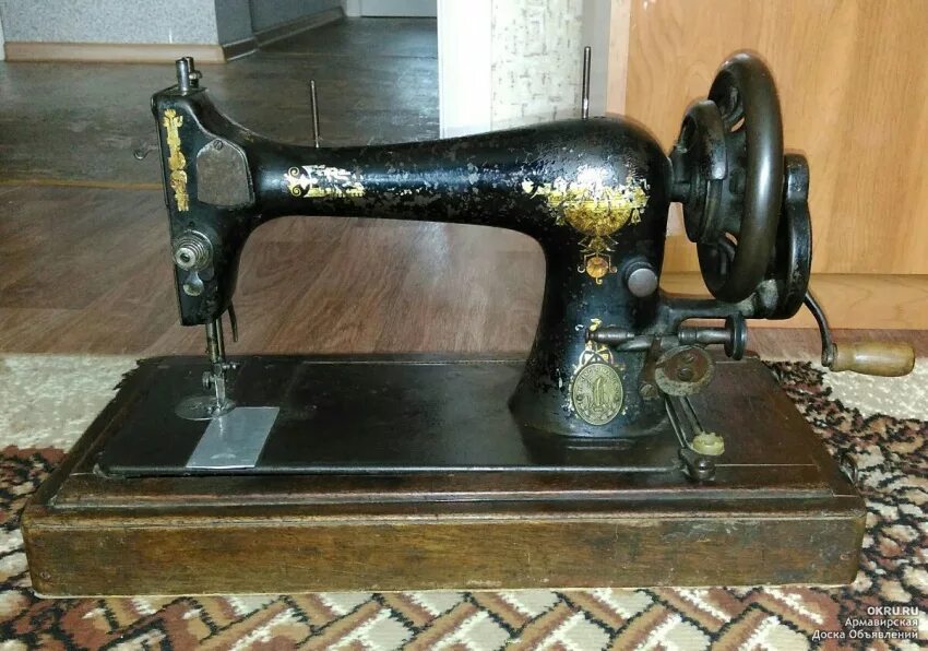 Машинка номер 5. Швейная машинка Сингер номер f70189. Швейная машинка Singer номер v20354. Singer швейная машинка 1874 года. Швейная машинка Naumann 44.