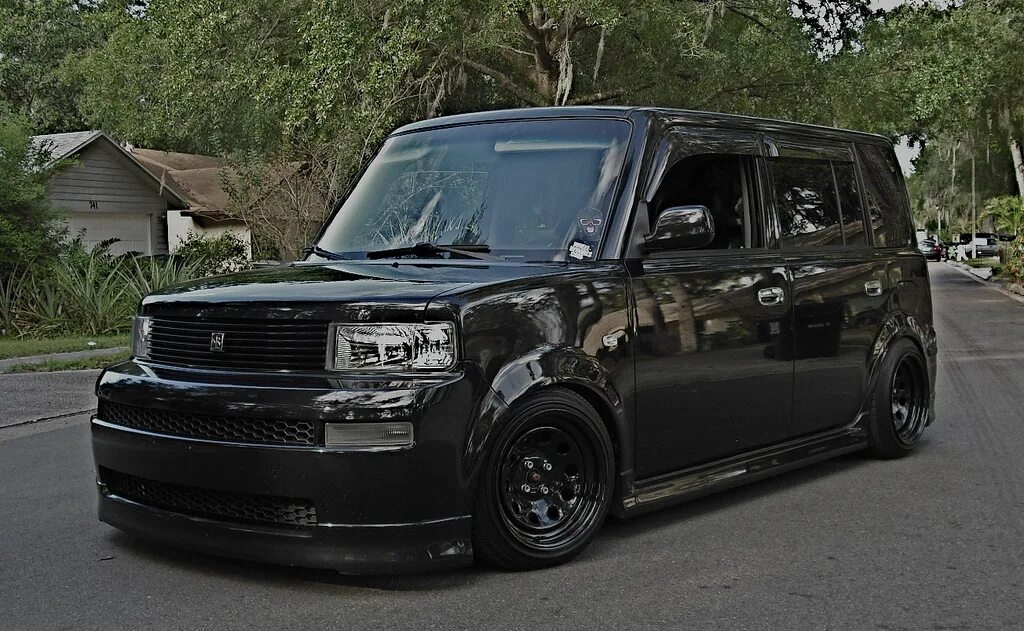 Черные бб. Toyota BB Scion XB. Toyota BB 1 поколение. Тойота ББ 2 поколения. Toyota BB 2000 Tuning.