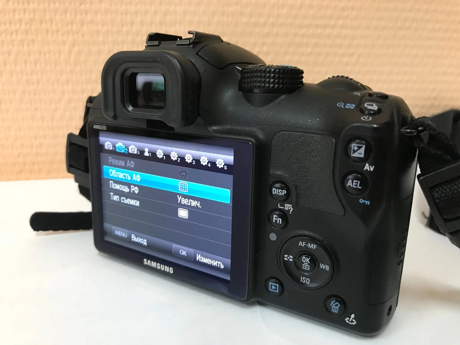 Фотоаппарат самсунг nx11. Samsung nx11 Kit. NX 11. DC in фотоаппарат Samsung nx11. Гибрид камеры