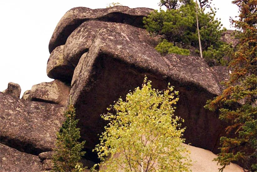 найден город в сибири. чичабург в новосибирской области археологический памятник. геологические артефакты. академгородок новосибирск зимой. новосибирск город 2020.